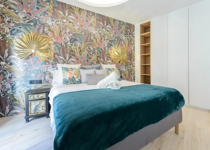 Gran Via Capitals By Monaro*****