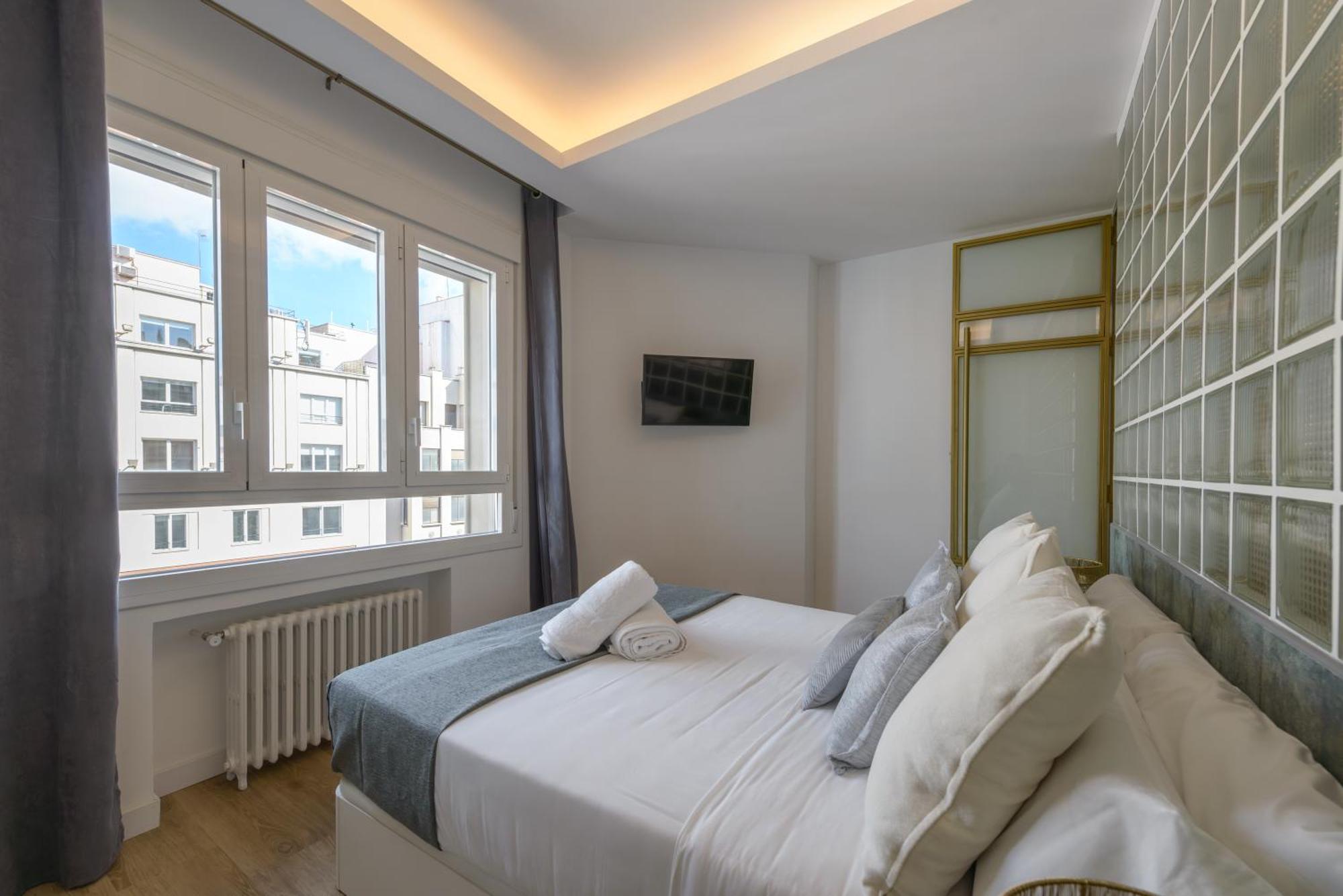 Gran Via Capitals By Monaro*****