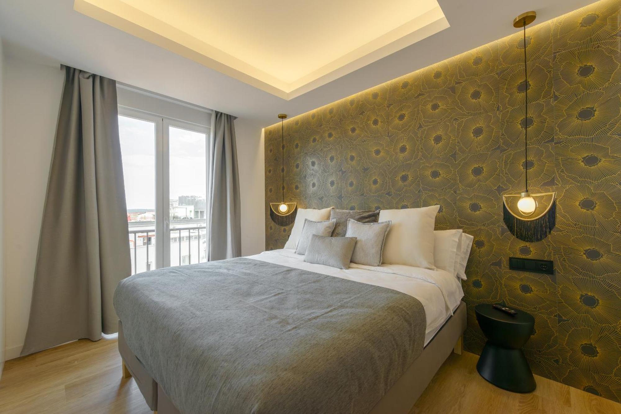 Gran Via Capitals By Monaro***** Madrid