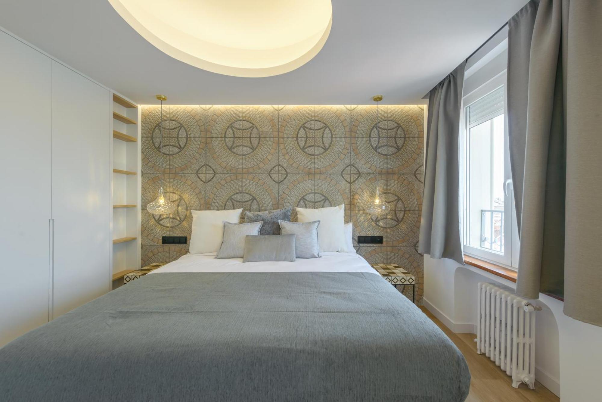 Gran Via Capitals By Monaro***** Madrid