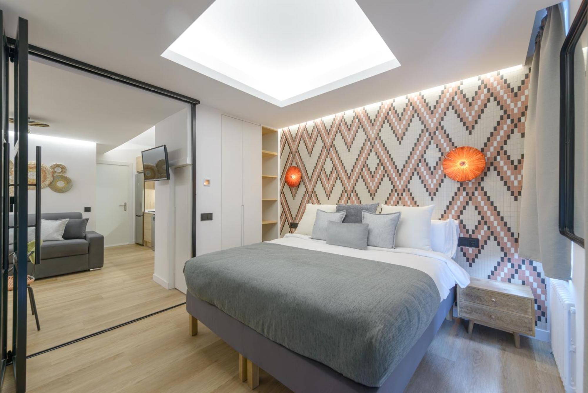 Gran Via Capitals By Monaro***** Madrid