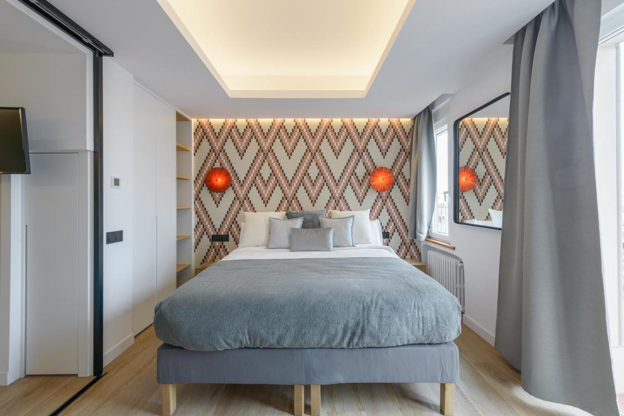 Gran Via Capitals By Monaro*****