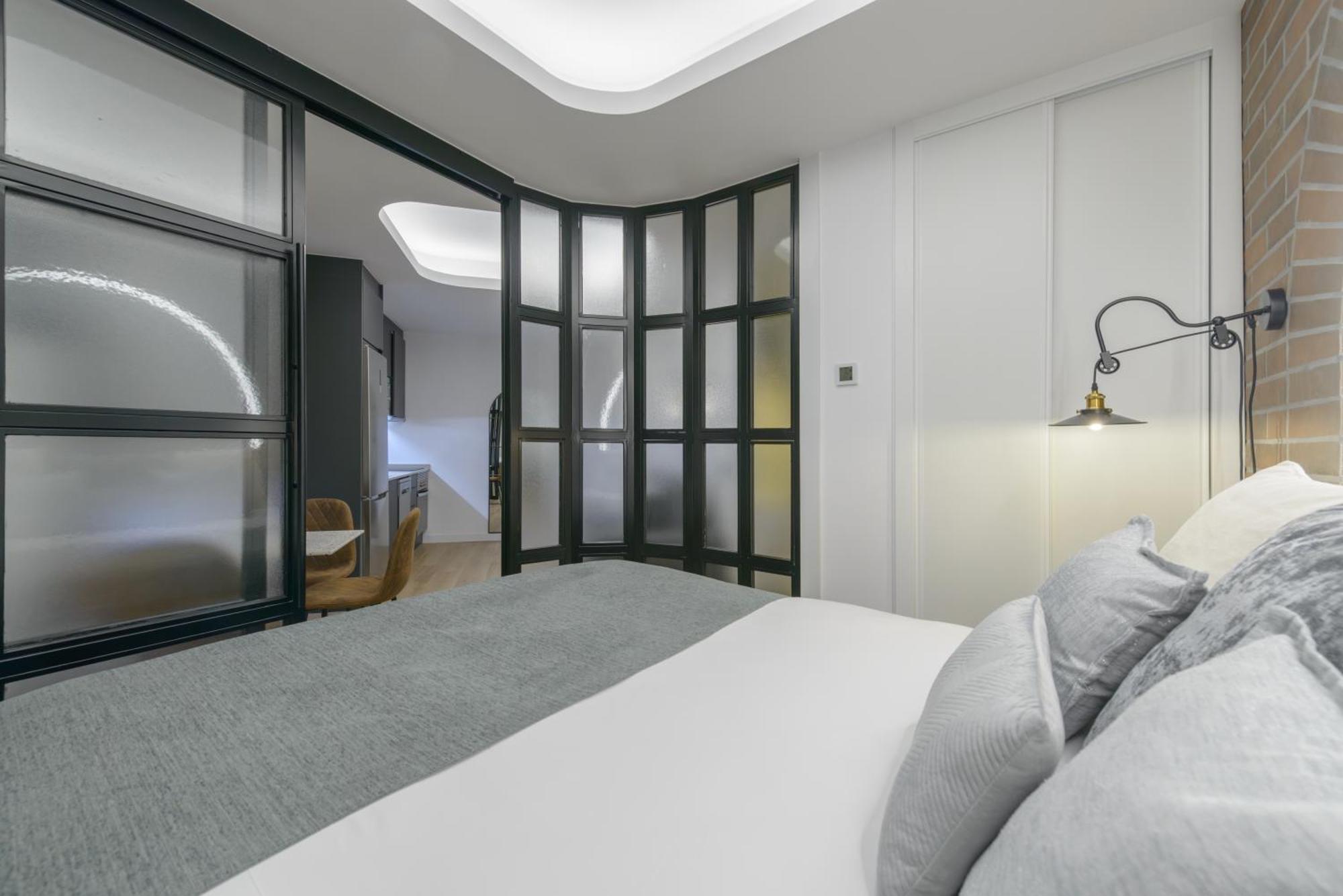 Gran Via Capitals By Monaro***** * Madrid