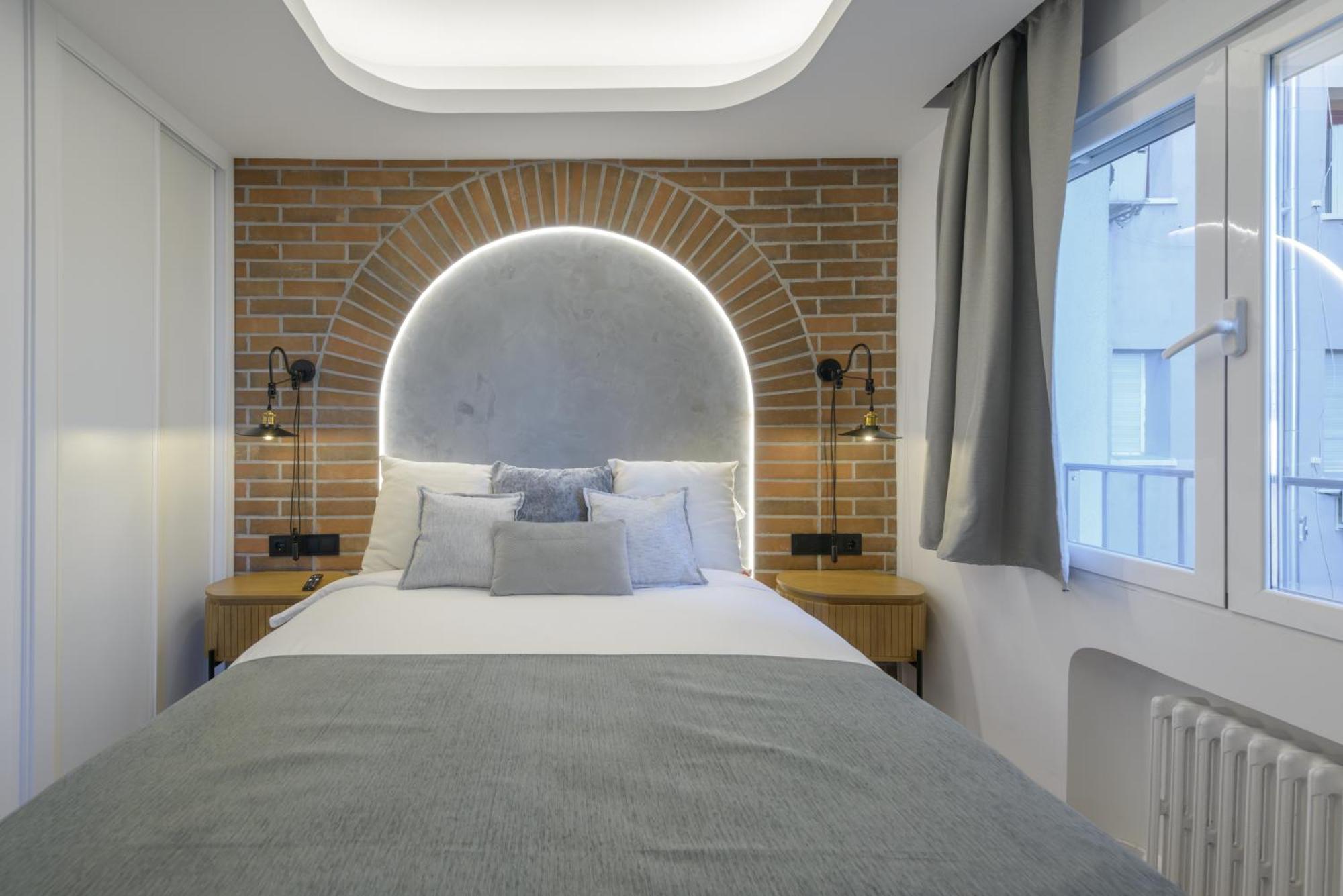Gran Via Capitals By Monaro***** * Madrid