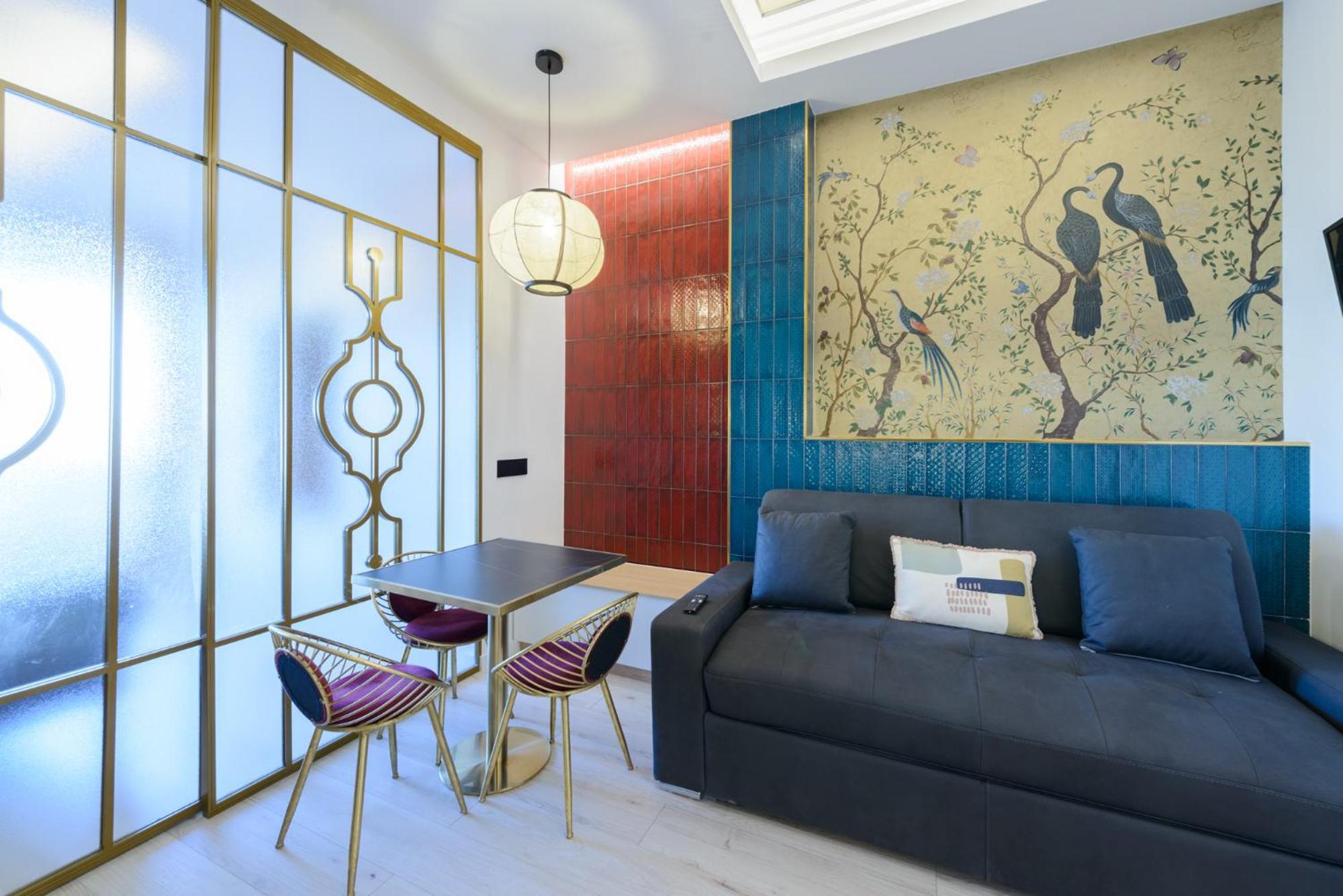 Gran Via Capitals By Monaro*****
