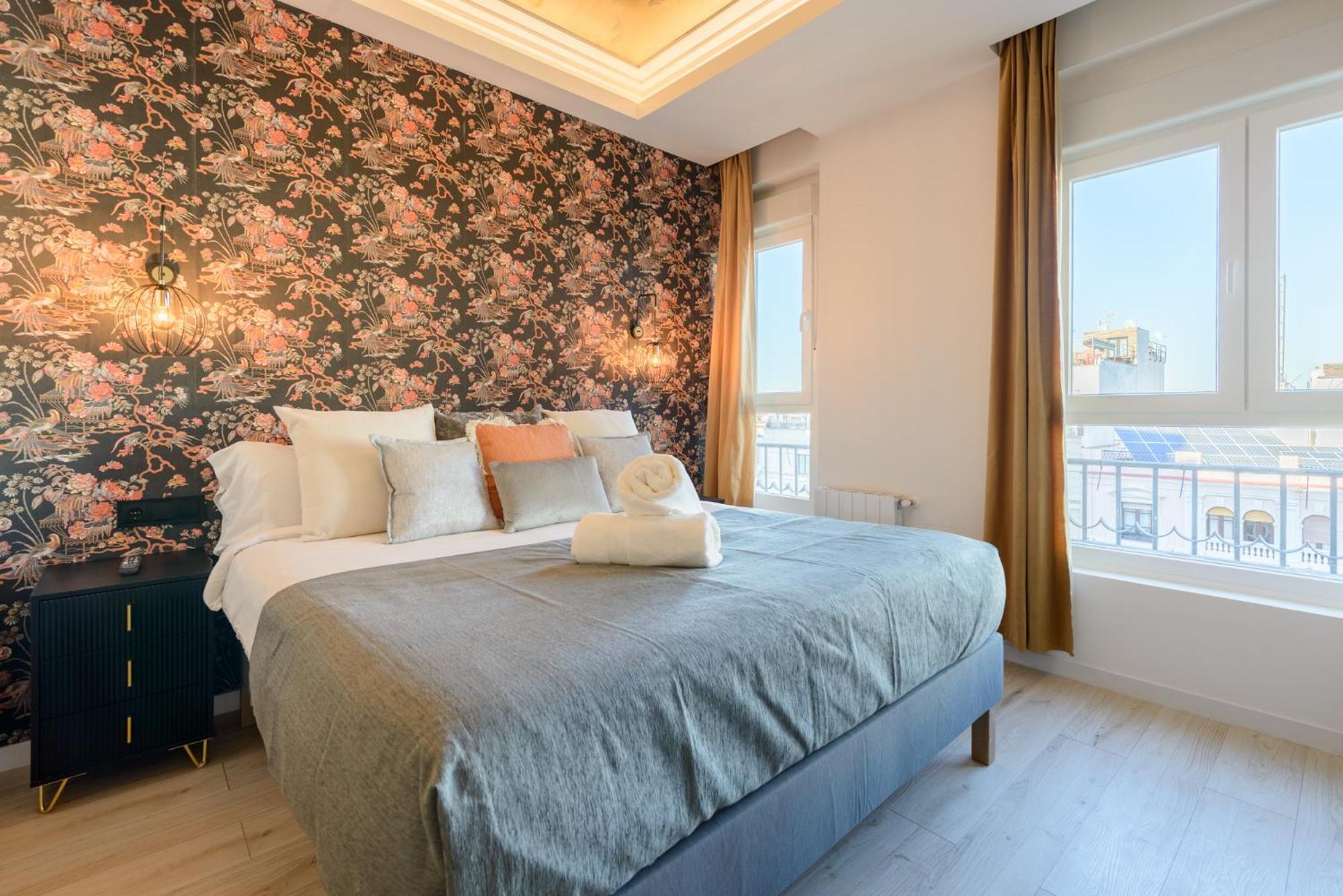 Gran Via Capitals By Monaro*****