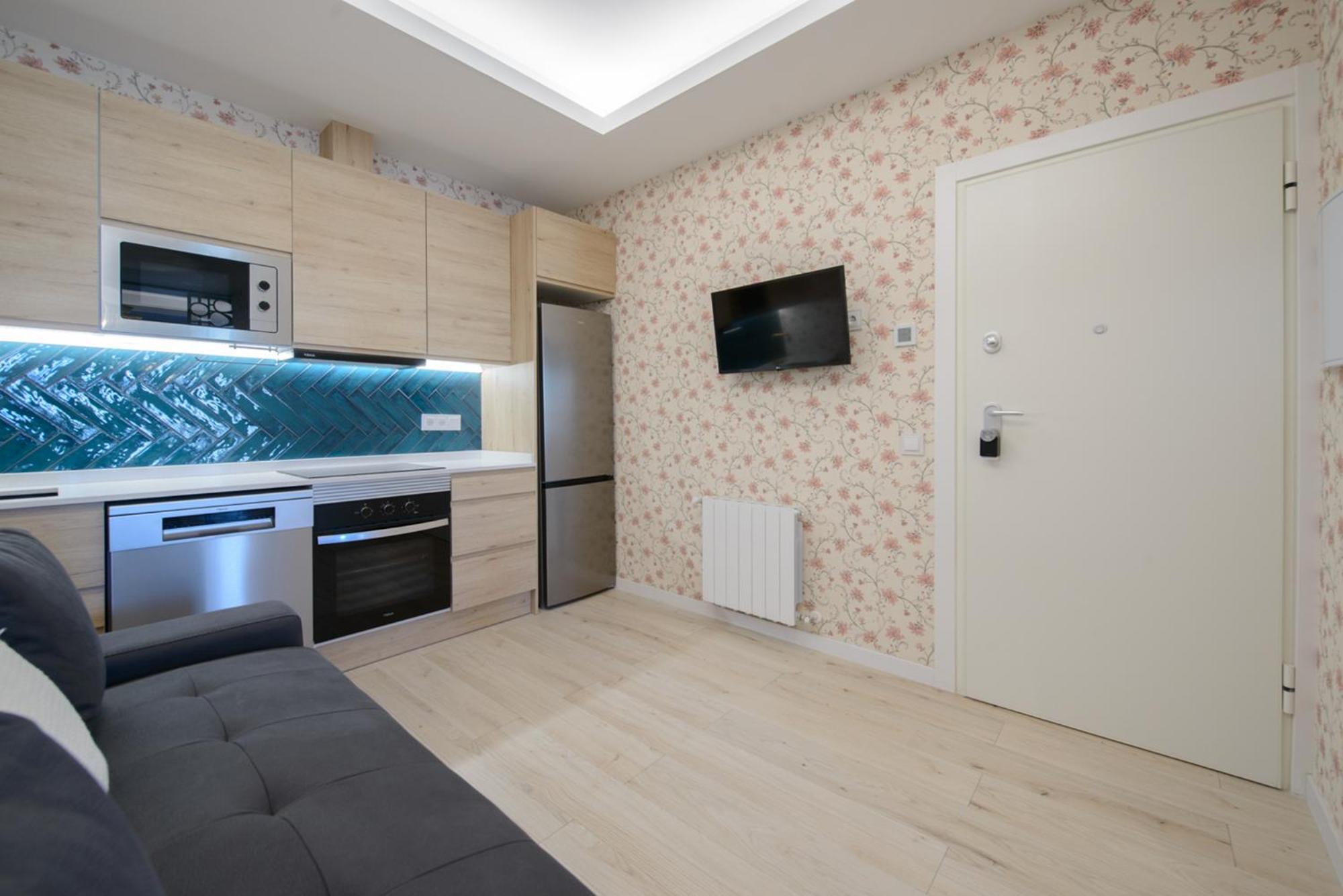 Gran Via Capitals By Monaro***** *