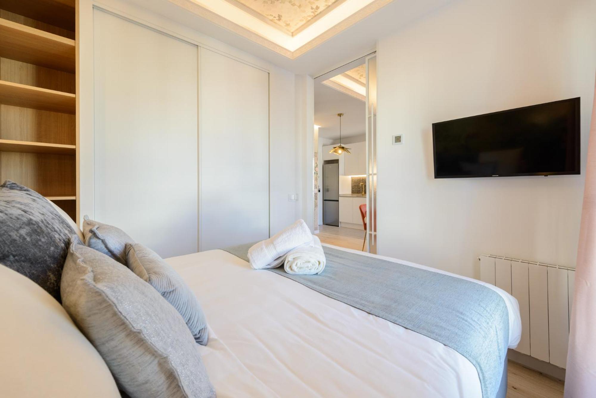 Gran Via Capitals By Monaro***** *